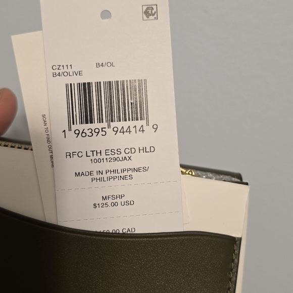 Coach Essential Leather Card Holder - Picture 8 of 11